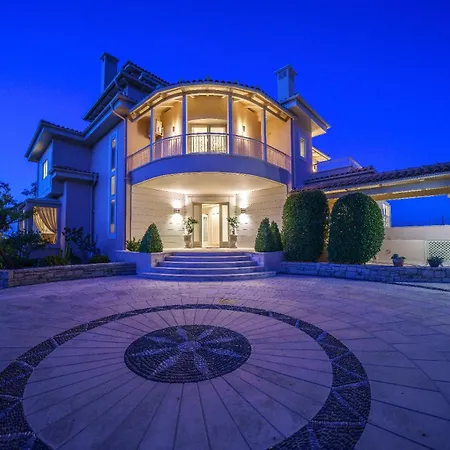Rallou Villa